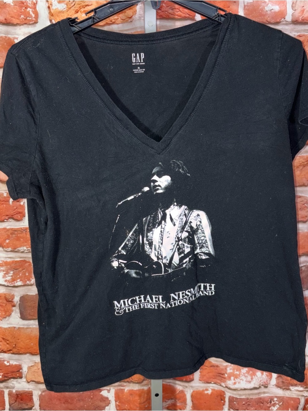 Michael Nesmith and the first national band V-Neck T-Shirt Gap XL